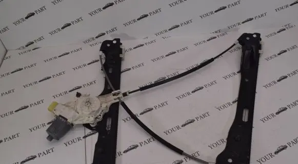 BMW 1 E81 E87 Front door window regulator with motor 7067796