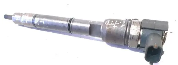 Hyundai i40 Fuel injector 338002A800