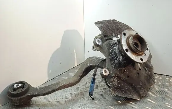 BMW 7 E65 E66 Front wheel hub 6753462 1097184