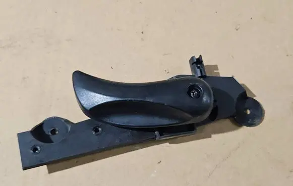 BMW 5 E60 E61 Engine bonnet (hood) release handle 9143458 2339910 MW5143