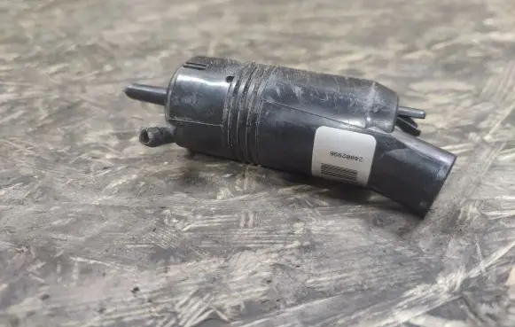 Cadillac SRX Windscreen/windshield washer pump 24002996