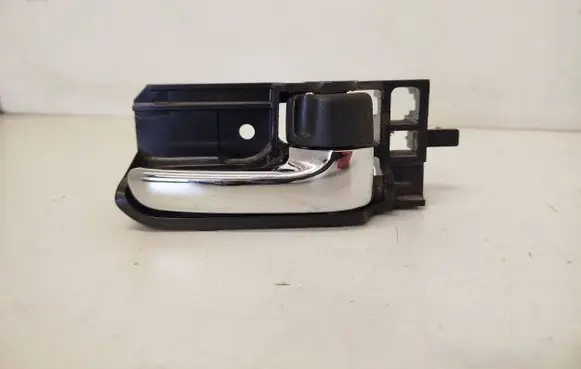 Toyota Corolla Verso E121 Front door interior handle