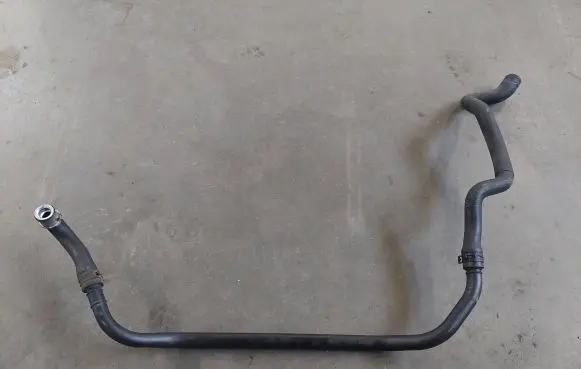 Mercedes-Benz E W211 Engine coolant pipe/hose A2115000372