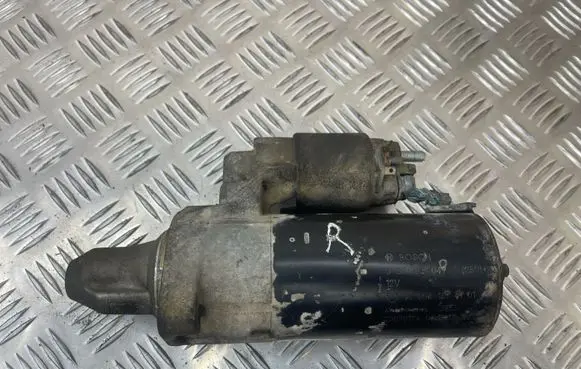 Mercedes-Benz C W203 Starter motor A0061514101