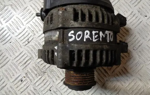 KIA Sorento Generator/alternator 373002F200