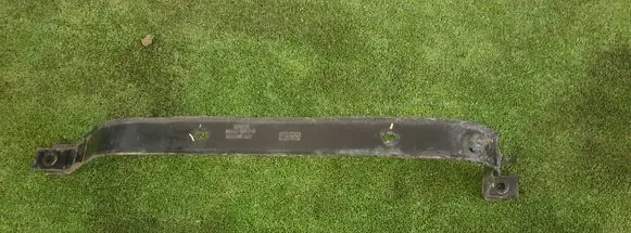 Fuel tank mounting bracket