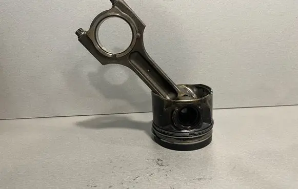 BMW 3 E92 E93 Piston with connecting rod 84L107