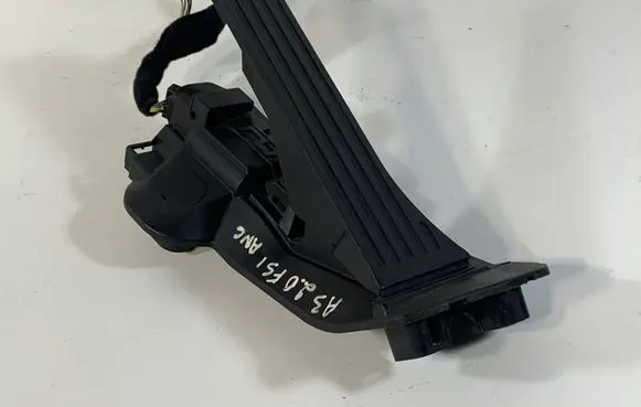 Audi A3 S3 A3 Sportback 8P Accelerator throttle pedal 1K2721503M