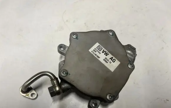 Audi A7 S7 4G Vacuum pump 07L145100F