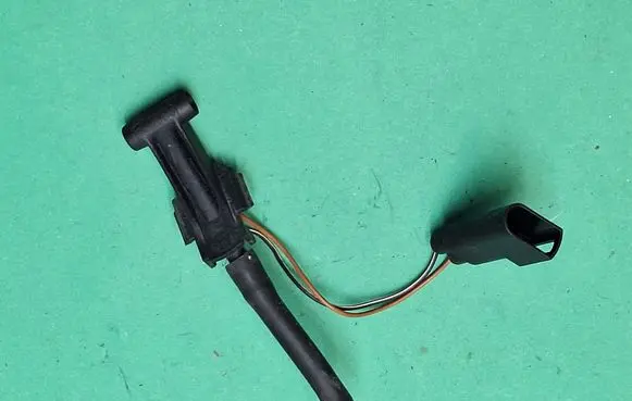 Windshield washer spray nozzle