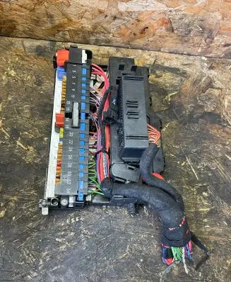 BMW X3 E83 Fuse box set 8364541 10074288891