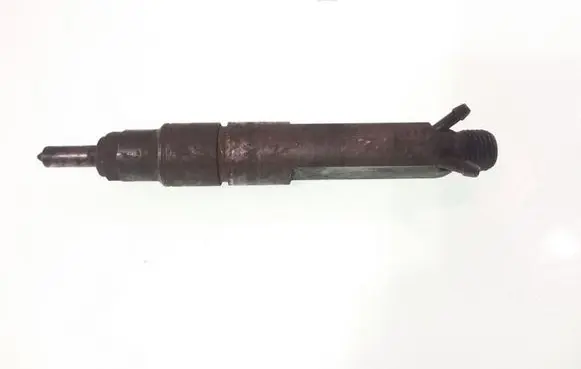 Volkswagen PASSAT B5 Fuel injector 028130201T
