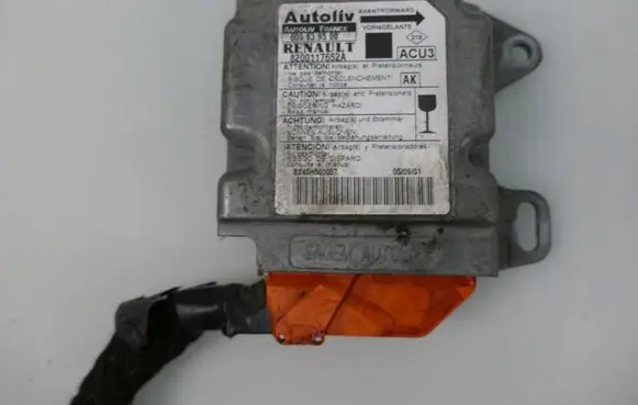 Renault Scenic I Airbag control unit/module 8200117652A
