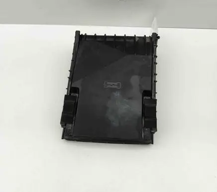 Volkswagen PASSAT B7 Fuse box cover 1K0937132G 1K0937132F