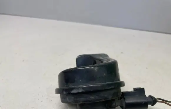 Audi A4 S4 B6 8E 8H Horn signal