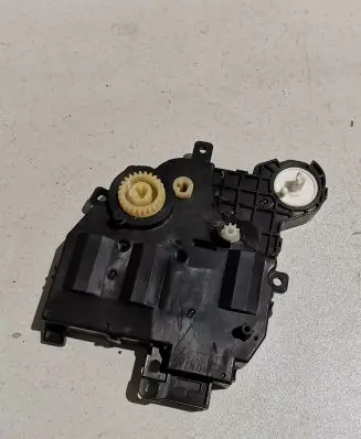 Lexus UX Air flap motor/actuator 0638009004