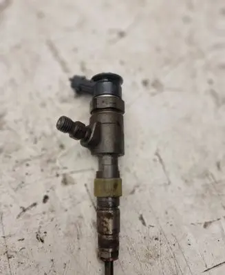 Fuel injector