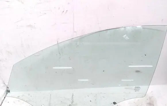 Volvo V60 Front door window glass four-door