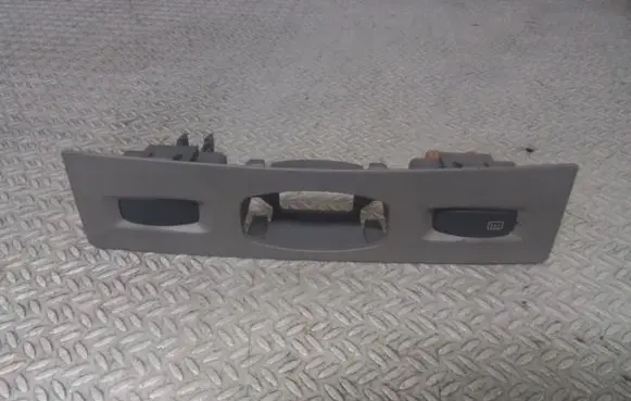 Renault Thalia II Windscreen/window heater switch