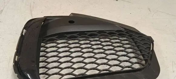 Maserati Grecale Front bumper lower grill 670170790