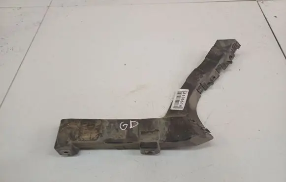 Rear bumper mounting bracket