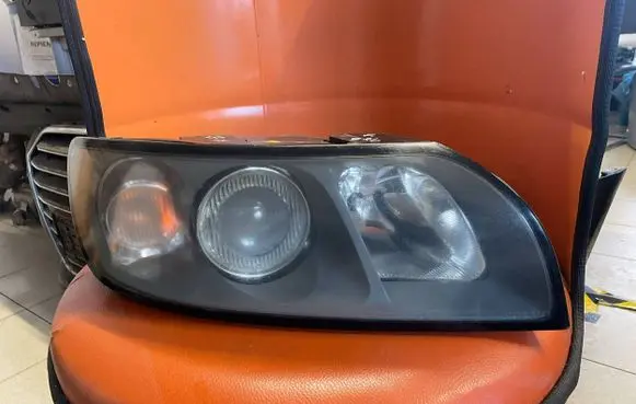Volvo V50 Headlight/headlamp 30678913 0301198204