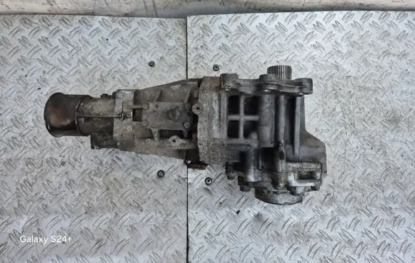 Mitsubishi Outlander Gearbox transfer box case 067015