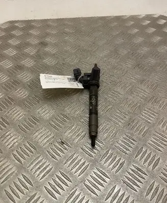 Volvo XC60 Fuel injector 31432836