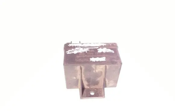 Peugeot 406 Glow plug pre-heat relay 0281003005