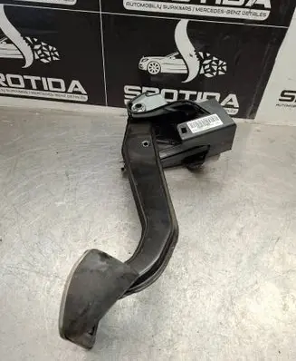 Mercedes-Benz CLS C218 X218 Brake pedal a2042902101
