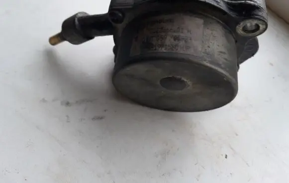 Vacuum pump