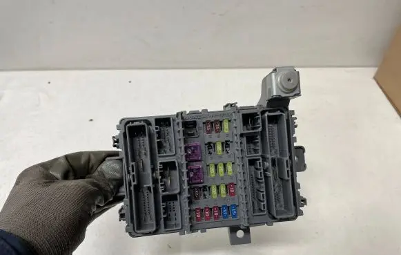 Honda Accord Fuse module TL0G810