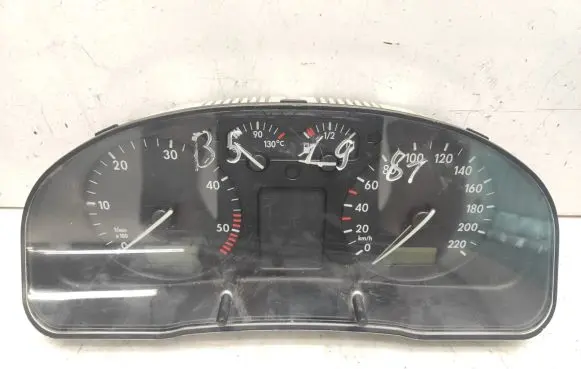 Volkswagen PASSAT B5 Speedometer (instrument cluster) 3B0919860D