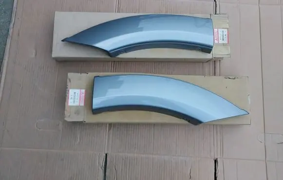 Mitsubishi Pajero Rear arch trim MR478749
