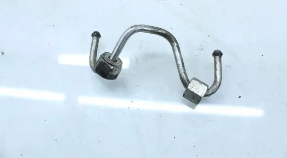 Fuel injector supply line/pipe