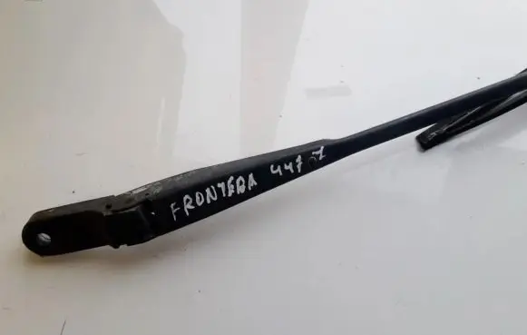 Opel Frontera A Front wiper blade arm