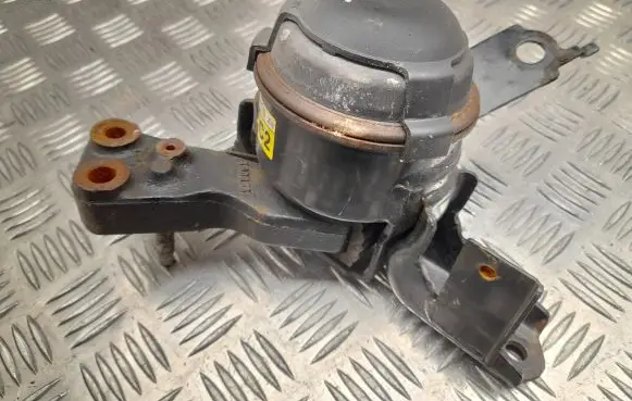 Toyota Yaris Engine mount bracket FCD500