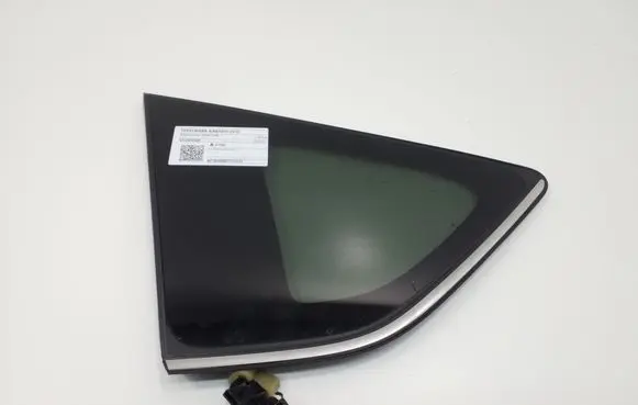 Toyota RAV 4 (XA40) Rear side window 6272042360
