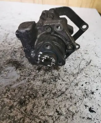 Audi A4 S4 B5 8D Power steering pump 91128