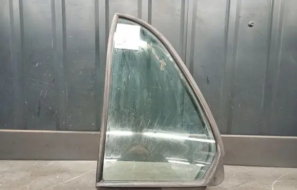 Mitsubishi Lancer X Rear side window
