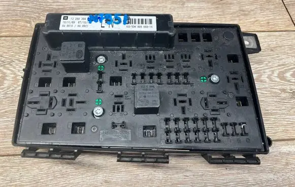 Opel Astra H Fuse module 5DK00866819 13268204