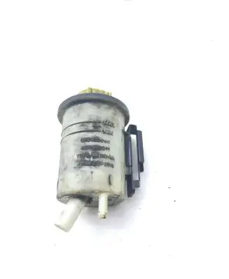 Land Rover Discovery 3 - LR3 Power steering fluid tank/reservoir QFX500060 RQN000011 YC153R700AA