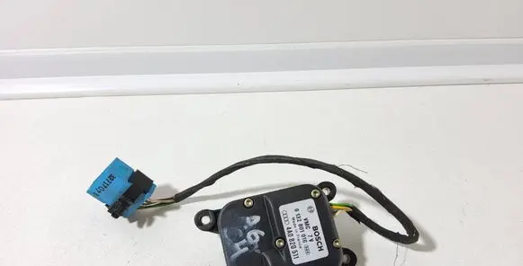 Audi A6 S6 C4 4A Air flap motor/actuator 4A0820511 0132801018