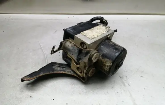 Ford Focus ABS Pump 98AG2M110CA