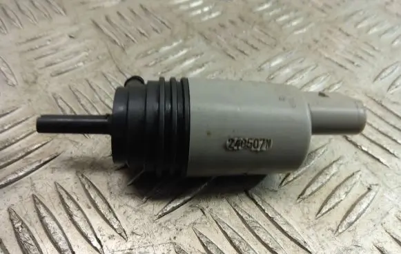 BMW 3 E90 E91 Windscreen/windshield washer pump 6934159