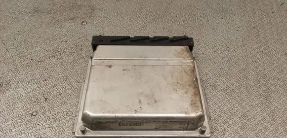 Volvo V70 Engine control unit/module 30637733A