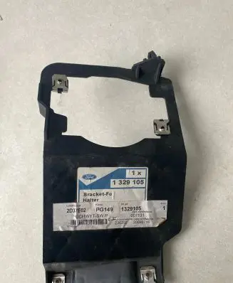 Ford Fusion Fog light bracket 5N1115267A 1329105
