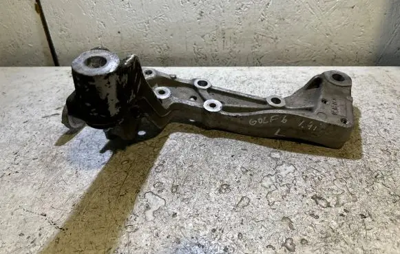 Volkswagen Golf VI Engine mounting bracket 1K0199295E