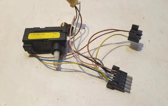 Smart ForTwo I Headlight level adjustment motor 0307853303