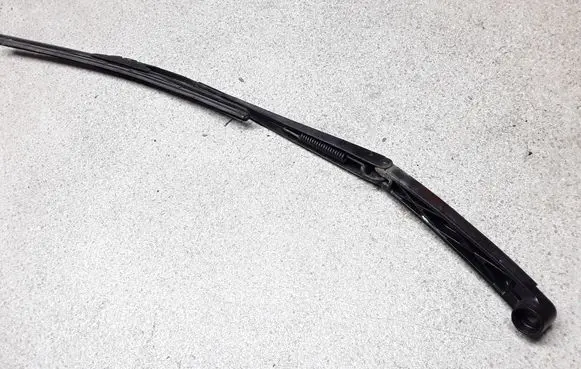 Subaru Outback Front wiper blade arm